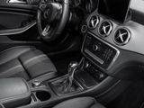 MERCEDES-BENZ GLA 180 Sport Utility Vehicle AHK PDC SHZ