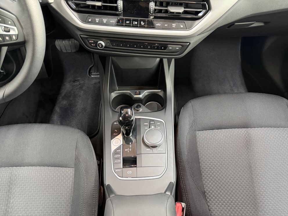 BMW 118 i-Automatik+Advantage+LM+PDC+SZH+LED