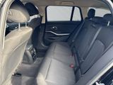 BMW 330 e Touring LC Prof AHK Ambiente Keyless LED
