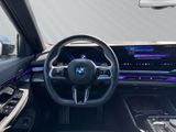 BMW 520 iA Tou. M-Sport AHK MemorySitze Pano. 360°