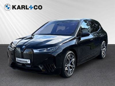 BMW iX 40 Sport Pano AHK ACC HUD 360 Kamera H&K LED