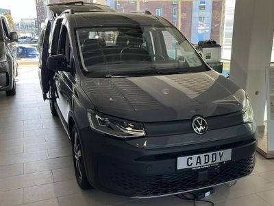 VW NFZ Caddy California 5-Sitzer Motor: 1,5 l TSI EU6 85 kW Getriebe: 7-Gang-Doppelkupplungsgetriebe Radstand: 2755 mm KR