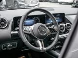 MERCEDES-BENZ GLA 200 PROGRESSIVE SPUR 360 PDC SHZ