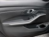BMW 330e Touring AHK Head-Up
