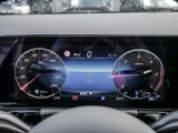 MERCEDES-BENZ GLA 200 d // AMG Navi LED Distr Spur PDC AHK