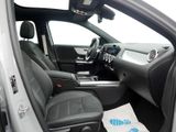 MERCEDES-BENZ GLA 200 d | AMG NIGHT AHK DISTR KAMERA PANO SPUR