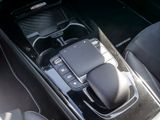 MERCEDES-BENZ A 200  AMG NIGHT SPUR PANO KAMERA PDC SHZ MULTI