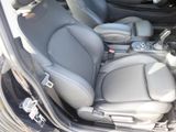 MINI Cooper SE Navi LED Apple CarPlay digitales Cockpit Mehrzonenklima 2-Zonen-Klimaautom