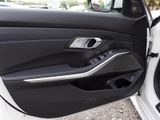 BMW 320 d Touring xDrive+M Sport+Park-Assistent+HUD+AHK-klappbar+Panorama+Navi+Digitales Cockpit