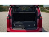 VW ID. Buzz Pro langer Radstand Motor: 210 kW (286 PS) 86 kWh Getriebe: 1-Gang-Automatikgetriebe Radstand: 3239 mm LR