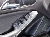 MERCEDES-BENZ GLA 180  KAMERA PANO SPUR PDC SHD SHZ