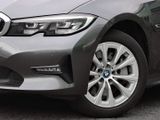 BMW 330e Touring AHK Head-Up