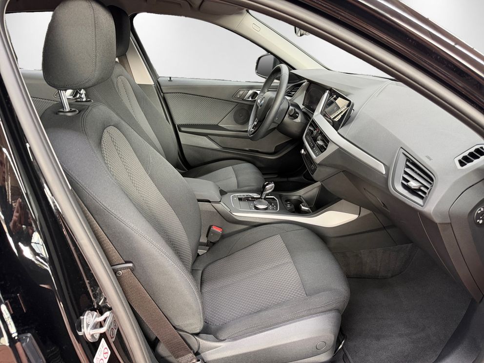 BMW 118 i-Automatik+Advantage+LM+PDC+SZH+LED