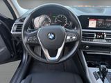 BMW 320 i Touring Advantage +SHZ+PDC+NAV+CARPLAY+