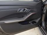 BMW 318 d+Navi+HUD+DrivingAssistant+Laserlicht+RFK