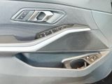 BMW 320 e Touring LED+SHZ+Temp+AppleCarPlay DW 0,5%