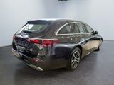 MERCEDES-BENZ E 220 d T // AVANTGARDE AHK DISTR KAMERA SPUR