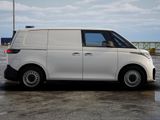 VW ID. Buzz Cargo Pure Motor: 140 kW (190 PS) 58 kWh Getriebe: 1-Gang-Automatikgetriebe Radstand: 2989 mm