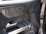 MERCEDES-BENZ GLB 220 d 4M // AMG PREMIUM SPUR DISTR 360 PDC
