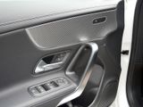 MERCEDES-BENZ CLA 200 d SB // NIGHT PROGRESSIVE KAMERA SPUR