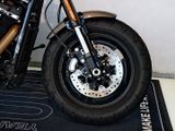 Harley Davidson Fat Bob seitlicher Kennzeichenträger