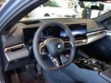 BMW 520d Drive the Summer M Sport AHK Harman