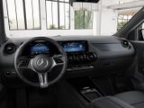MERCEDES-BENZ GLA 200 d // DISTR KAMERA SPUR PDC SHZ