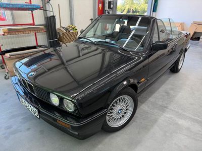 BMW 320i Cabrio KAT(E30) MotorRevidiert/Leder/SHZ/