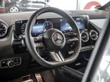 MERCEDES-BENZ GLA 200 d AMG NIGHT SPUR PANO AHK KAMERA PDC