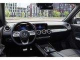 MERCEDES-BENZ EQB 300 4M  AMG 360 DISTR KAMERA PANO SPUR PDC