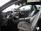 MERCEDES-BENZ A 200 d AMG NIGHT SPUR PANO DISTR KAMERA PDC