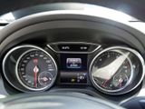 MERCEDES-BENZ GLA 180  KAMERA PANO SPUR PDC SHD SHZ