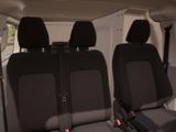 VW NFZ e-Transporter Kastenwagen mit L-Trennwand Motor: BEV 160 kW 64 kWh Getriebe: 1-Gang-Automatikgetriebe Radstand: 3100 mm