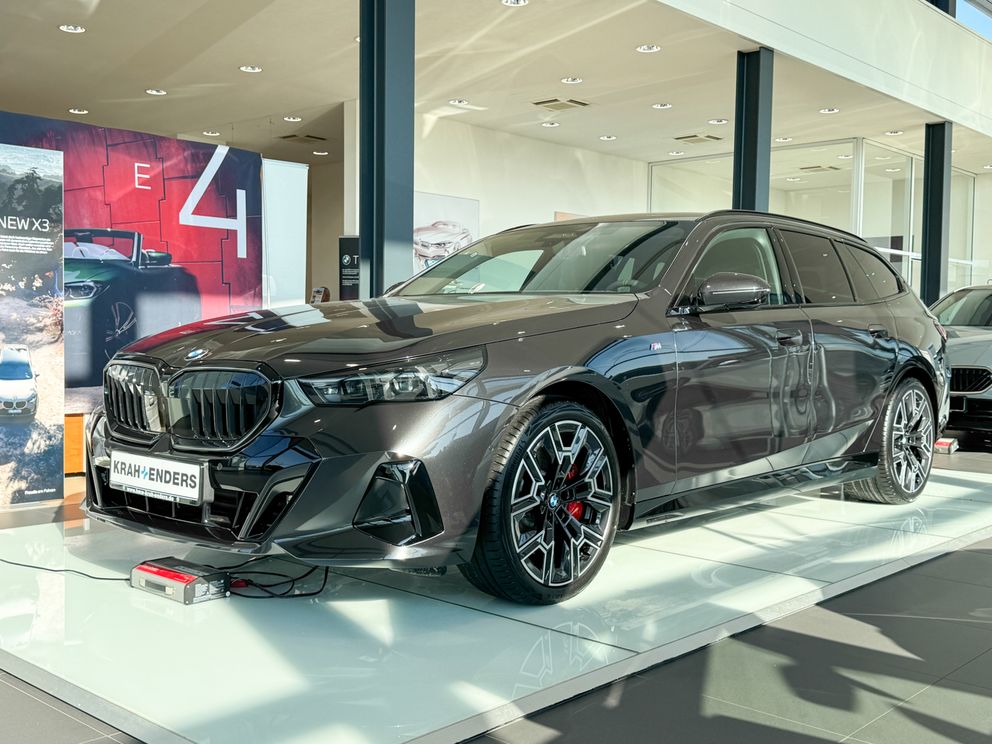 BMW 540 d xDrive M Sport Touring AHK ACC Rückfahrkam. StandHZG NP:95TE