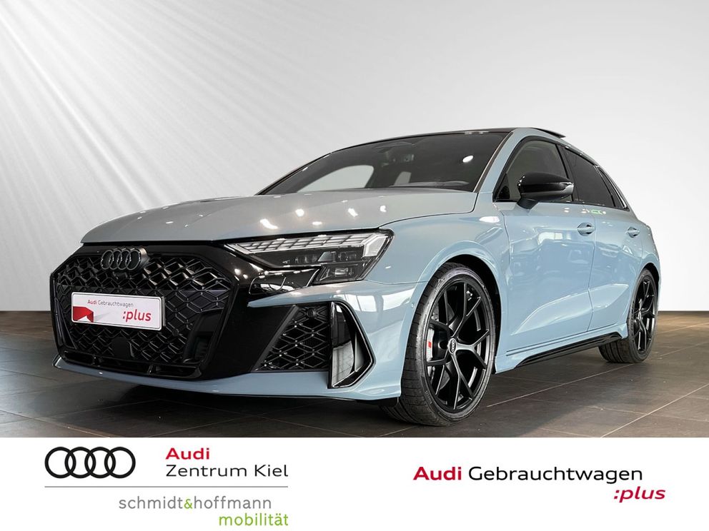 AUDI RS3 Sportback S-tronic Navi+ Keramik Sportabgas.