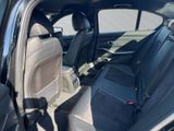 BMW 330 i M Sport LC Plus Driv Ass. Keyless Ambiente
