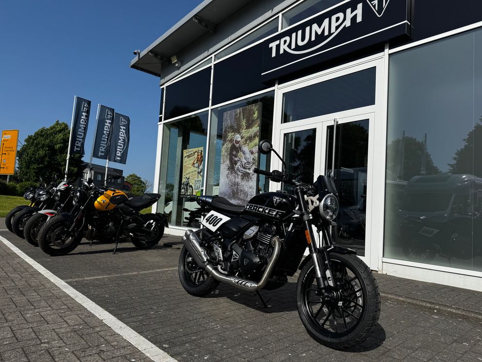 TRIUMPH Tracker 400 NEW Lagermaschine