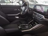 BMW 320 d+Panorama+Navi+HUD+RFK+eSitze+LenkradHZG+PDC