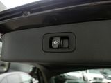 MERCEDES-BENZ E 300 de 4MATIC T-Modell mit EQ Hybrid Technologie