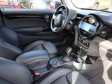 MINI Cooper SE Navi LED Apple CarPlay digitales Cockpit Mehrzonenklima 2-Zonen-Klimaautom