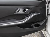 BMW 320 dSportline+Panorama+Navi+DAB+HUD+RFK+Leder