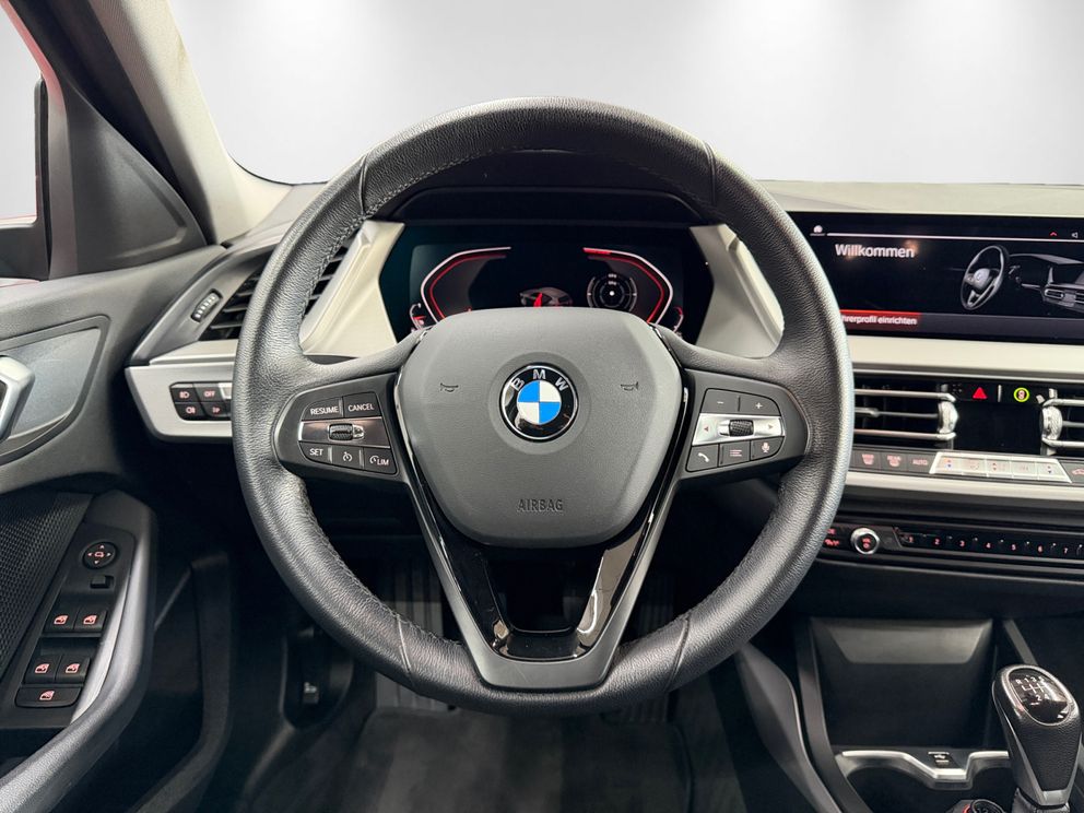 BMW 116 d Modell Advantage SHZ+LED+PDC+HUD+Navi