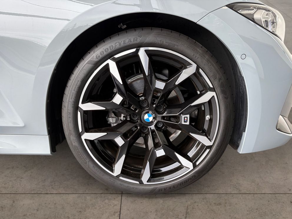 BMW 318 M Sport i Touring Park-Assistent PDCv+h RFK SHZ HUD