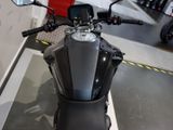 BMW F 900 R DEAL-BOXENSTOP Triple Black Dynamik/ Komfort Pak.