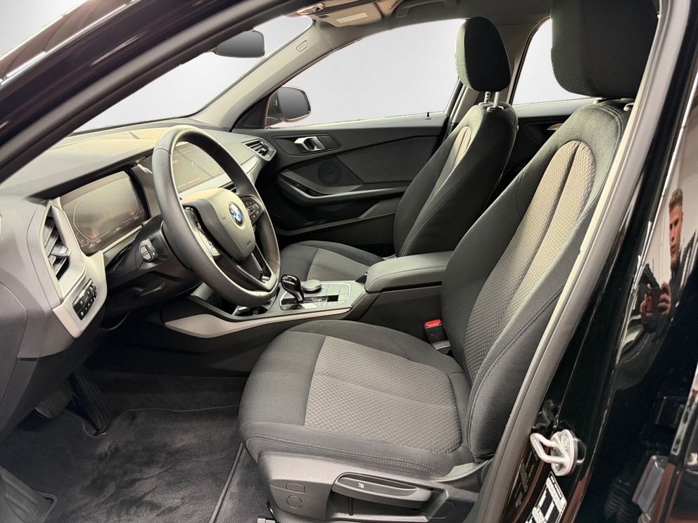 BMW 118 i-Automatik+Advantage+LM+PDC+SZH+LED