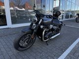 TRIUMPH Bonneville Bobber MY26 Kurven-ABS