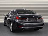 BMW 320i Advantage