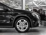 MERCEDES-BENZ GLA 180 Sport Utility Vehicle AHK PDC SHZ