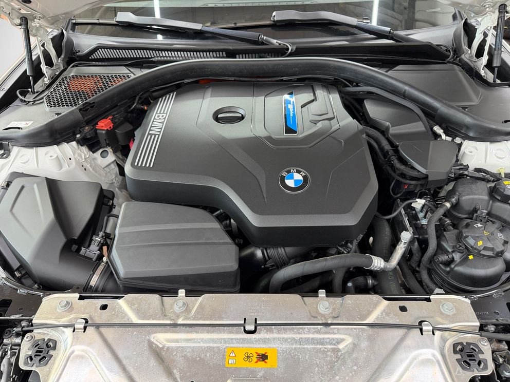 BMW 330 e Touring M Sport AHK+SHZ+LED+HIFI DW 0,5%