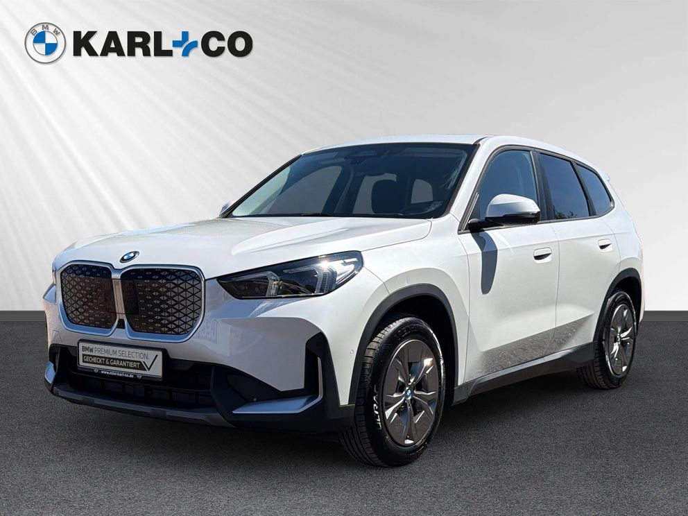 BMW iX1 30 xDrive Park-Assistent Fernlichtassistent LED Komfortzugang